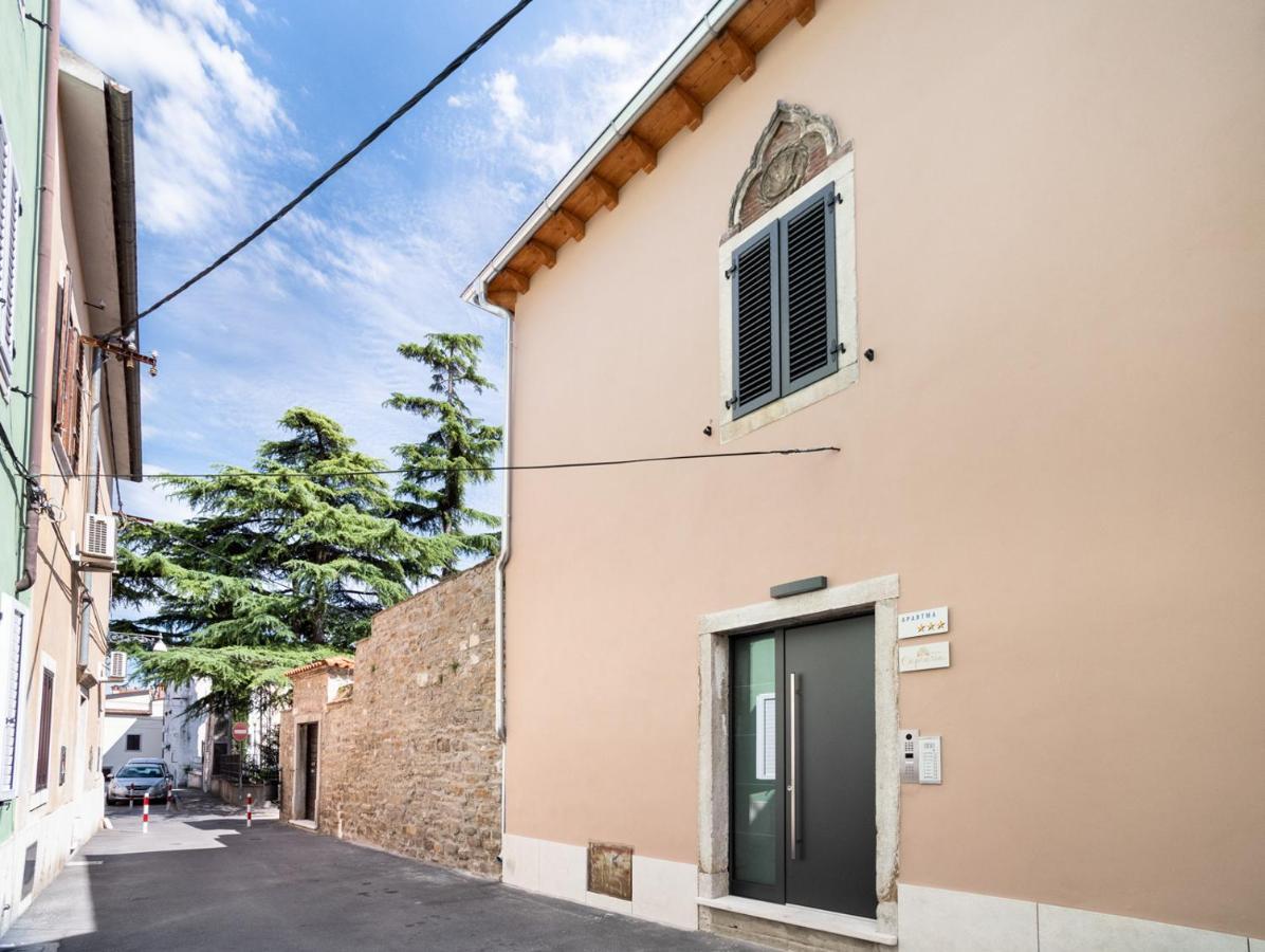 Capraria Appartments In Historic Center, With Private Parking Koper Exterior foto