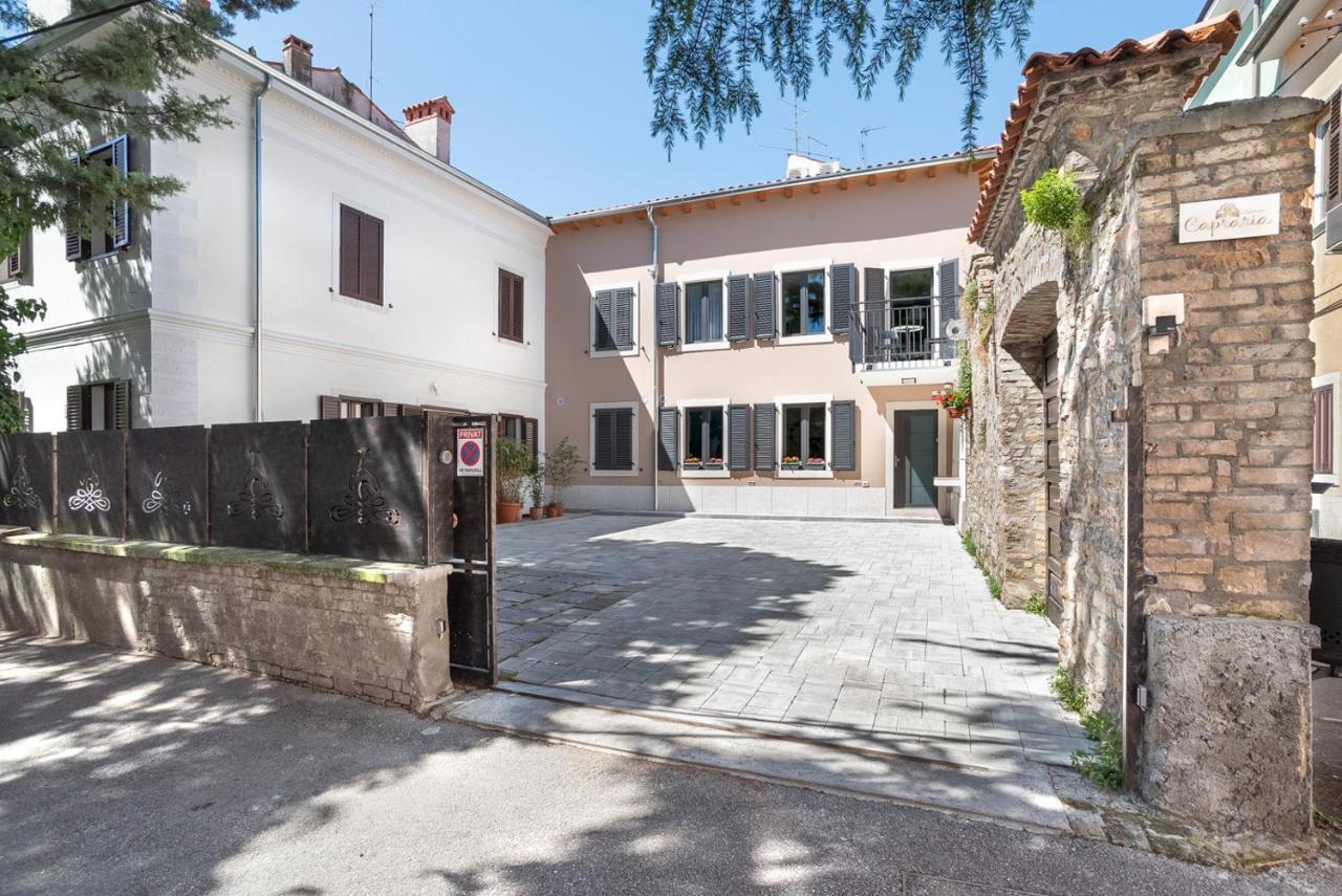 Capraria Appartments In Historic Center, With Private Parking Koper Exterior foto